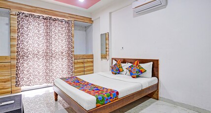 FabHotel Saptshrungi Room Type - Deluxe Room