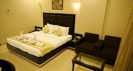 Chandra Imperial Room Type - Executive Room with Work Desk