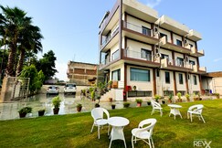 Photos of Vrinda Sarovar (800 mtr from Mathura Railway Station)
