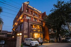 Hotel Veer Palace By Greysky - Near Bhikaji Cama Palace Delhi.