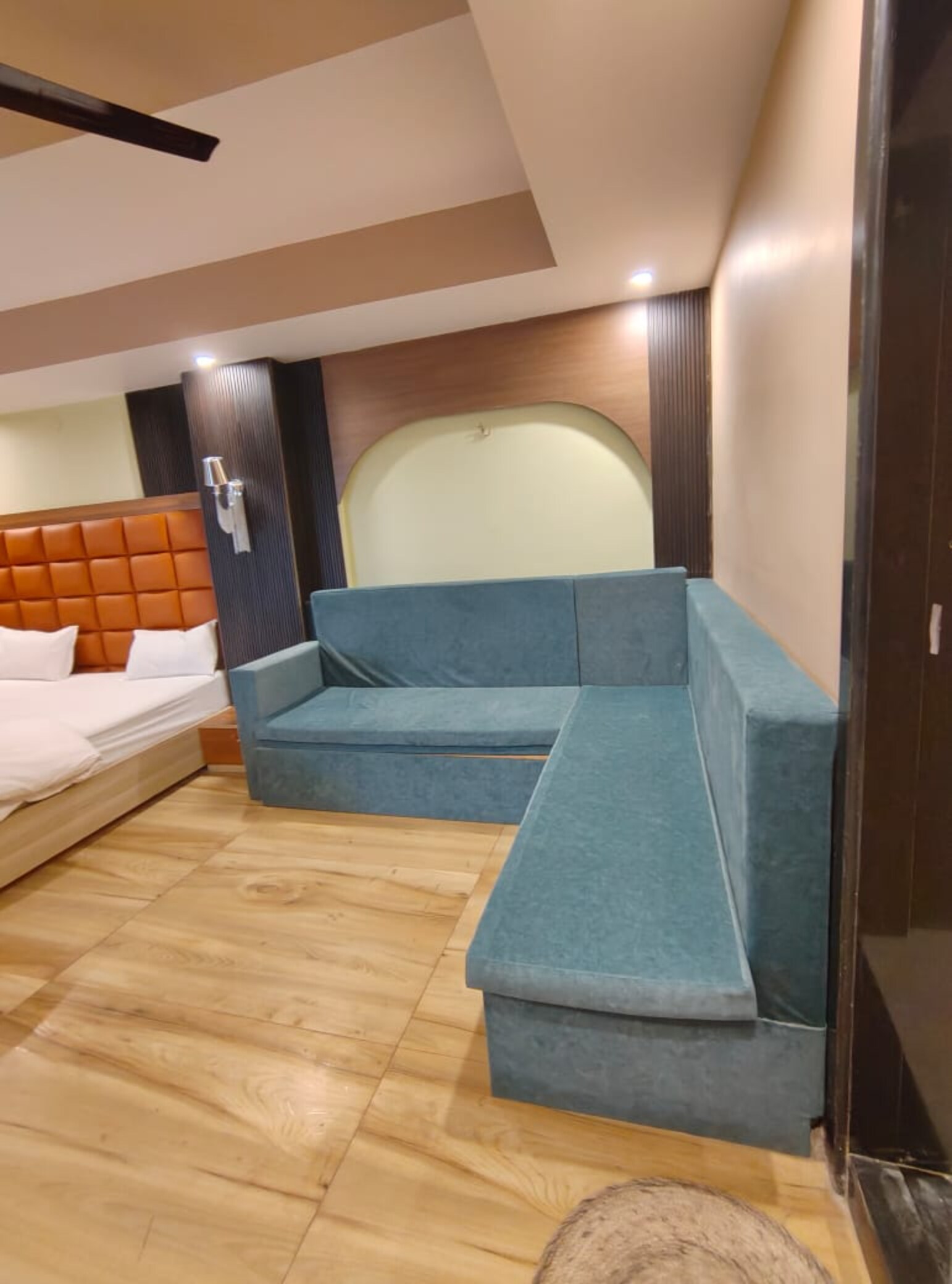 New Hotel Shivay Palace I Near BHU - Tap to explore photos