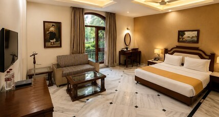Florence Inn - Karol Bagh Metro Room Type - Executive Room with Work Desk and LED TV