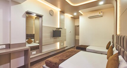 Hotel Oasis Room Type - Executive Triple Room