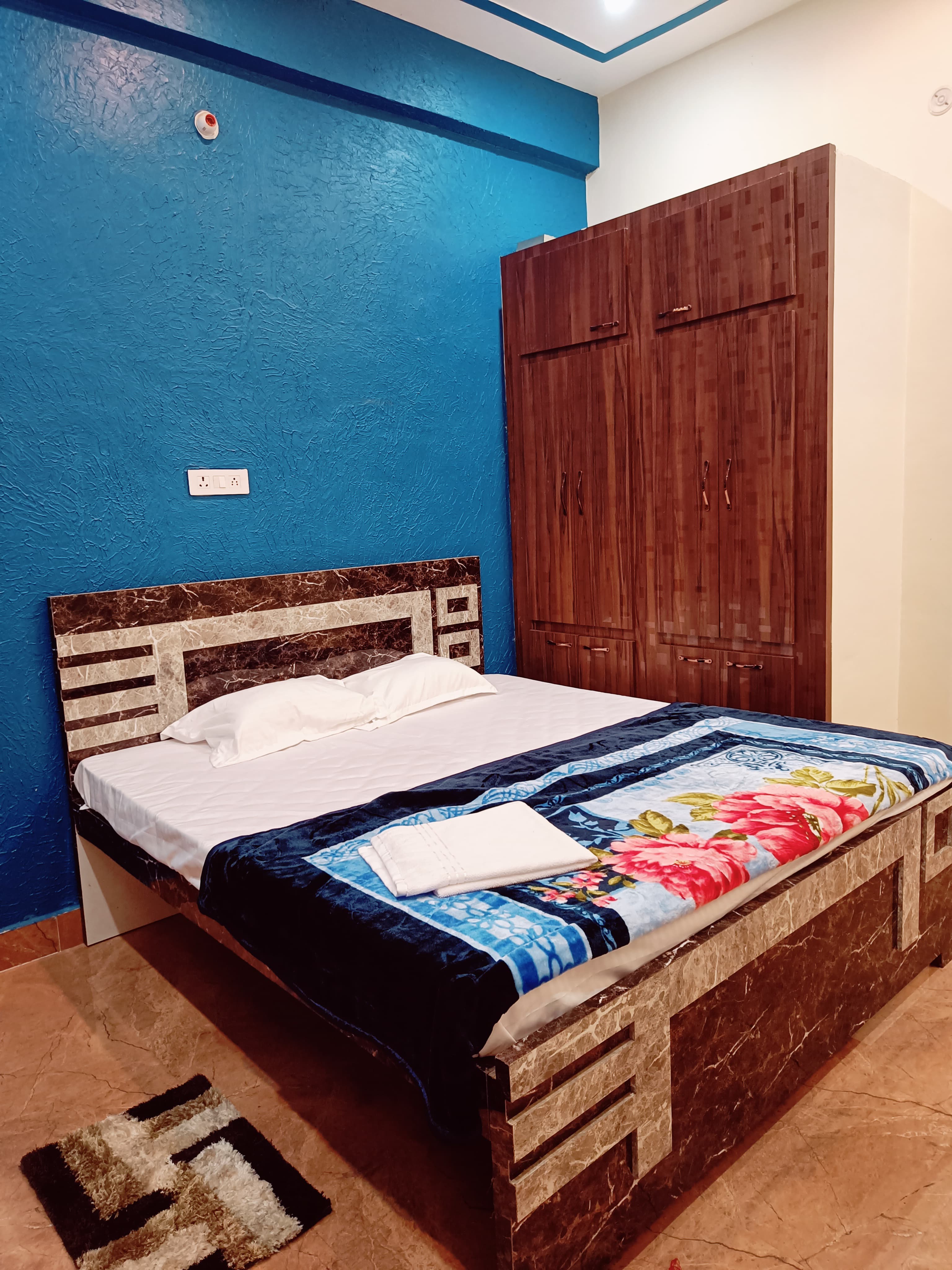 Saumya Palace & Home Stay - Tap to explore photos