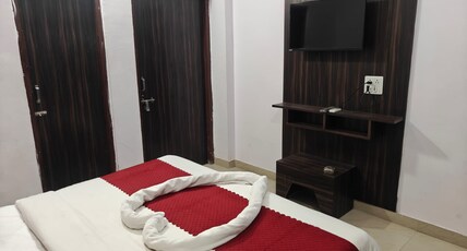 Hotel Shaktideep and Restaurant Room Type - Deluxe Room