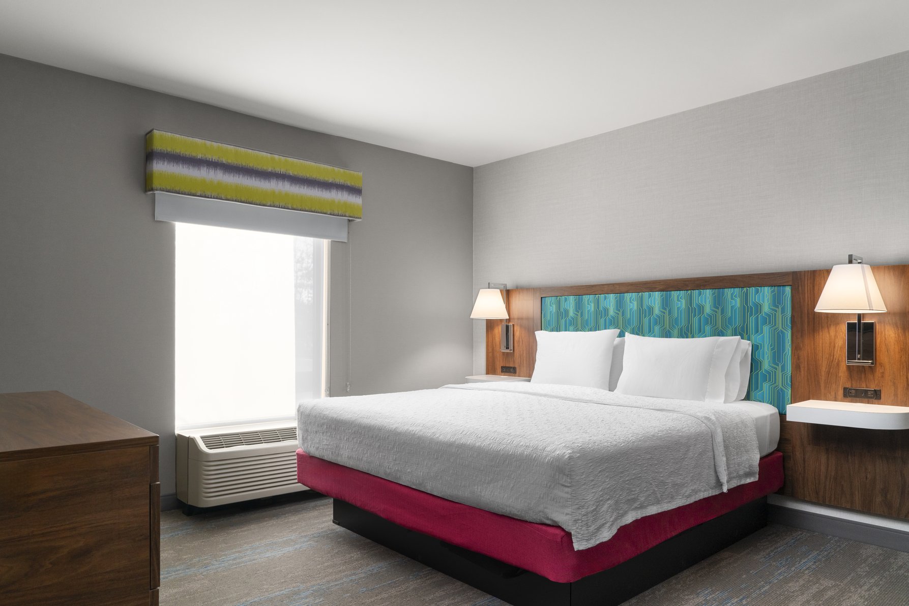 Hampton Inn by Hilton Chicopee/Springfield - Tap to explore photos