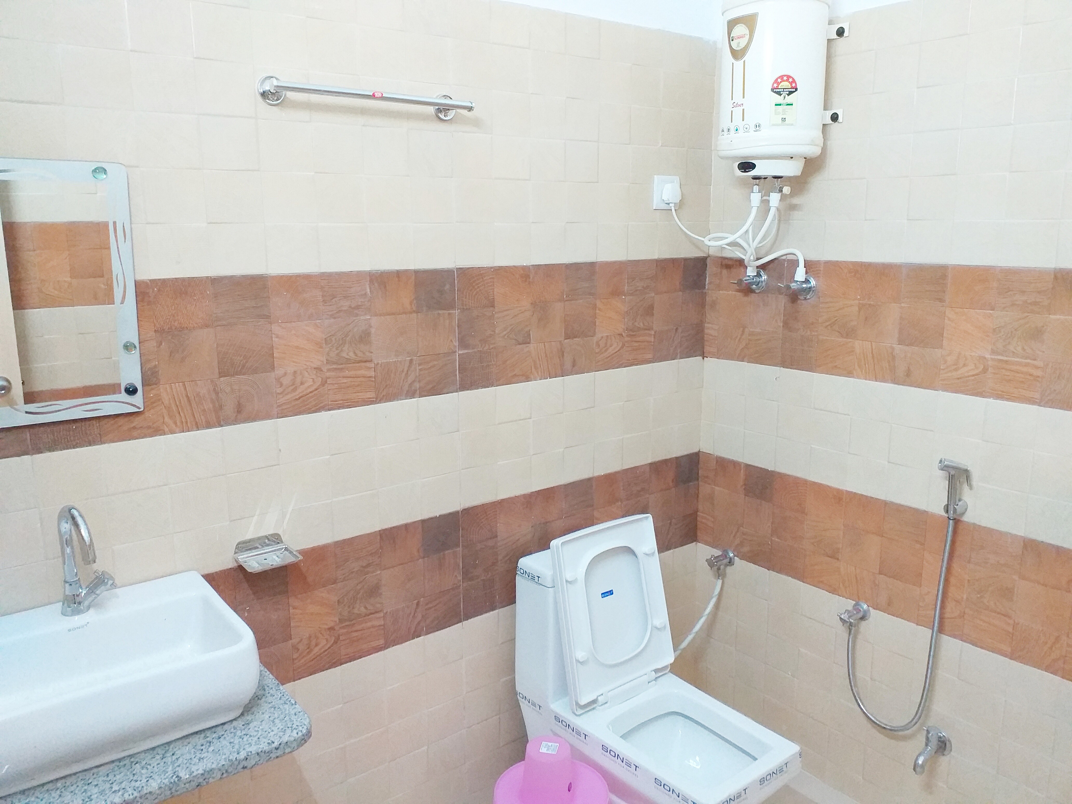 HOTEL SHREE KESHAV - Tap to explore photos