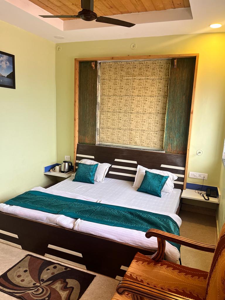 Kings Cottage | Kainchi Dham/Sattal/Nainital - Tap to explore photos