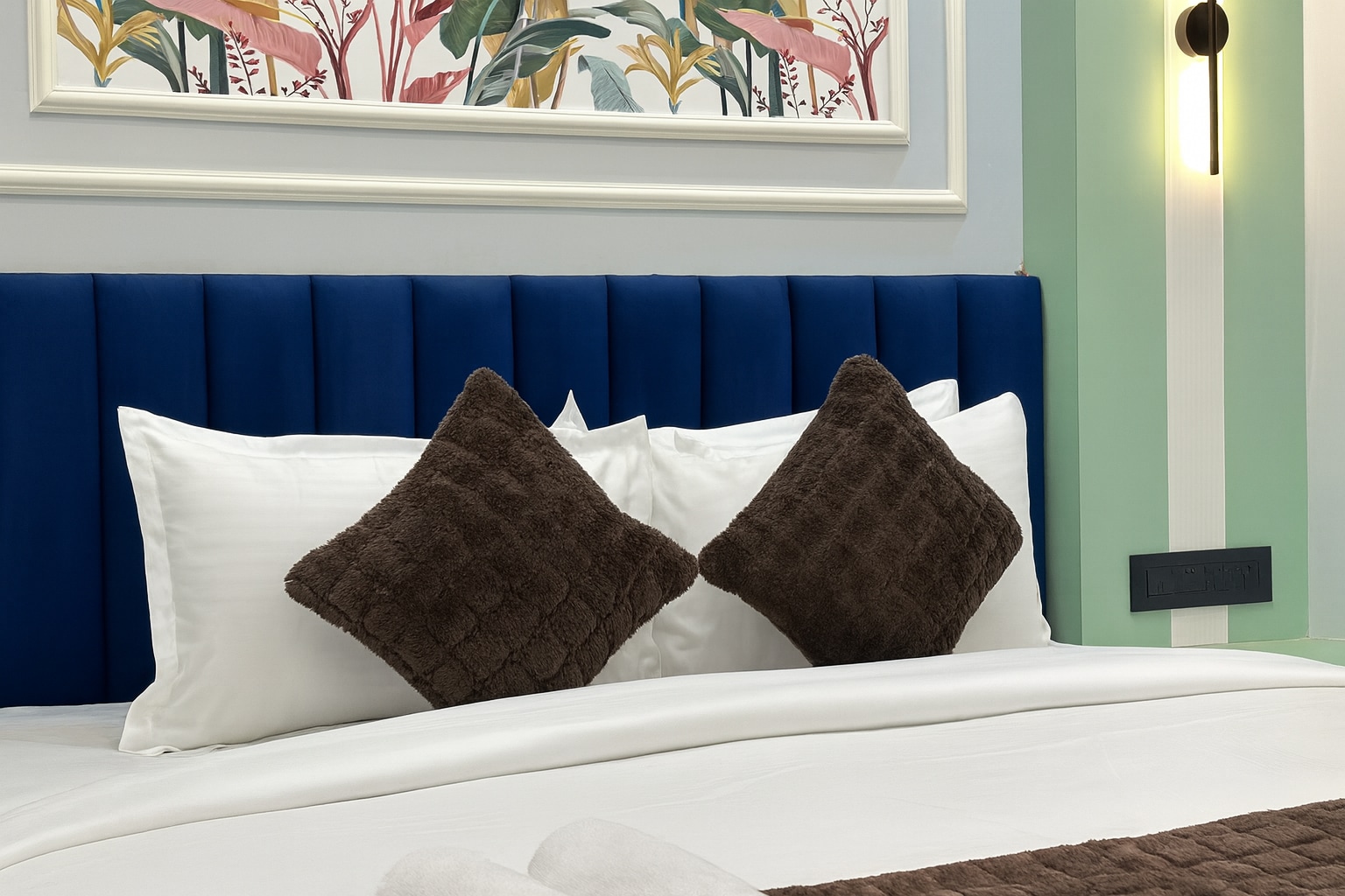 Hotel Benchmark Prime Nipania Bypass - Tap to explore photos