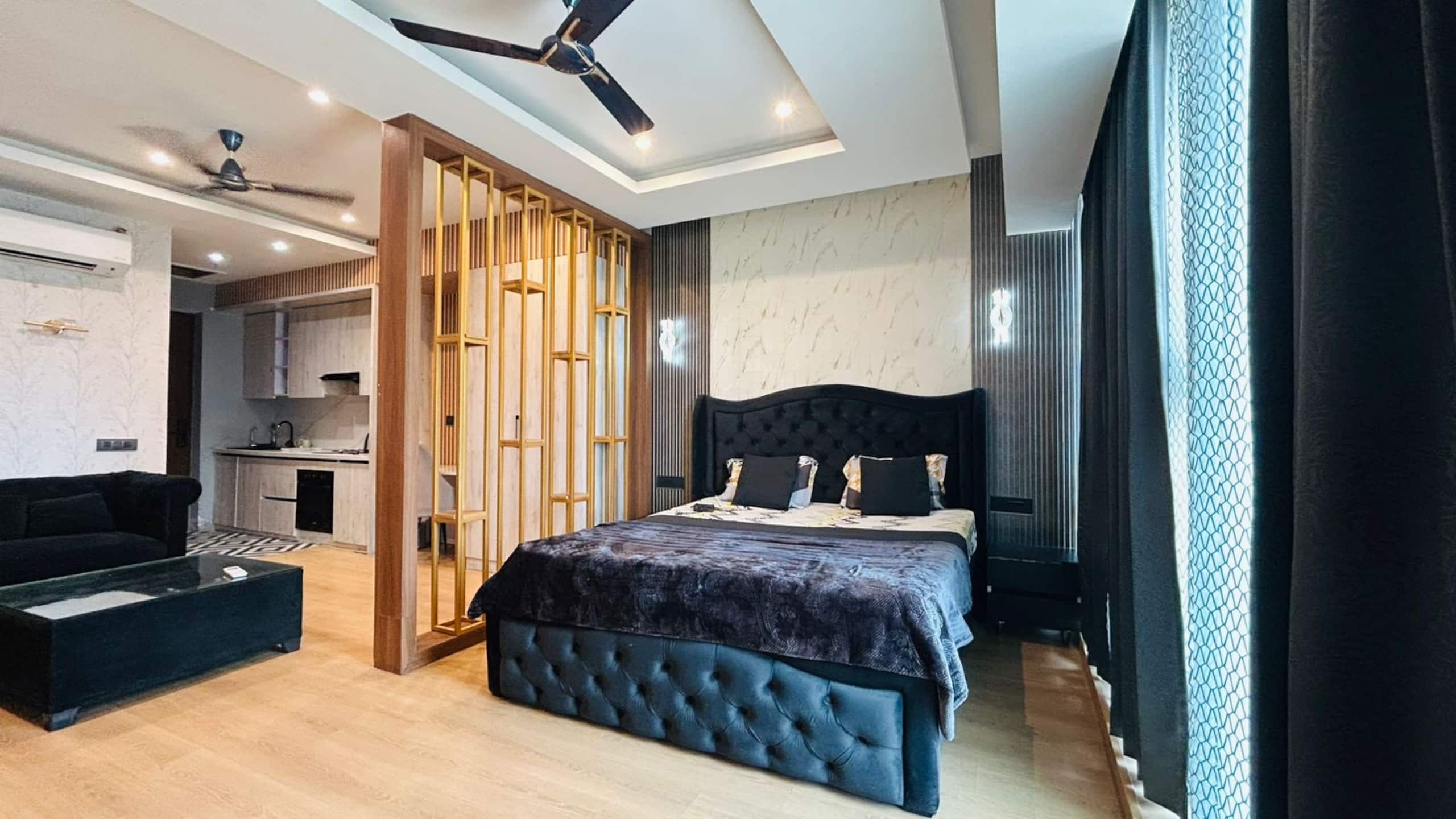 Modern Studio Stay Comfort Convenience - Tap to explore photos