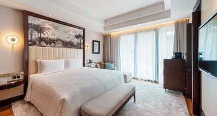 Sofitel Singapore Sentosa Room Type - Luxury Room with King-Size Bed