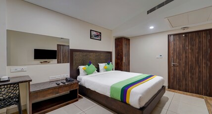 Treebo Era City Stay Room Type - Deluxe Family Room