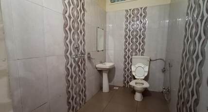 Hotel Gujarat Heritage (Near Mahakal Mandir) Room Type - Triple Bedded Family Non AC Room