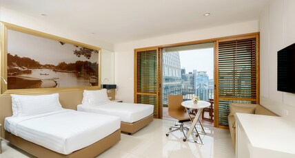 Grande Centre Point Ploenchit Room Type - Superior Balcony with Bathtub 38sq.m. Grande Centre Point Ploenchit Room Type - Superior Balcony with Bathtub 38sq.m.