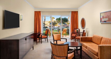 DoubleTree by Hilton Sharks Bay Resort Room Type - KING DLX SUITE MOUNTAIN
