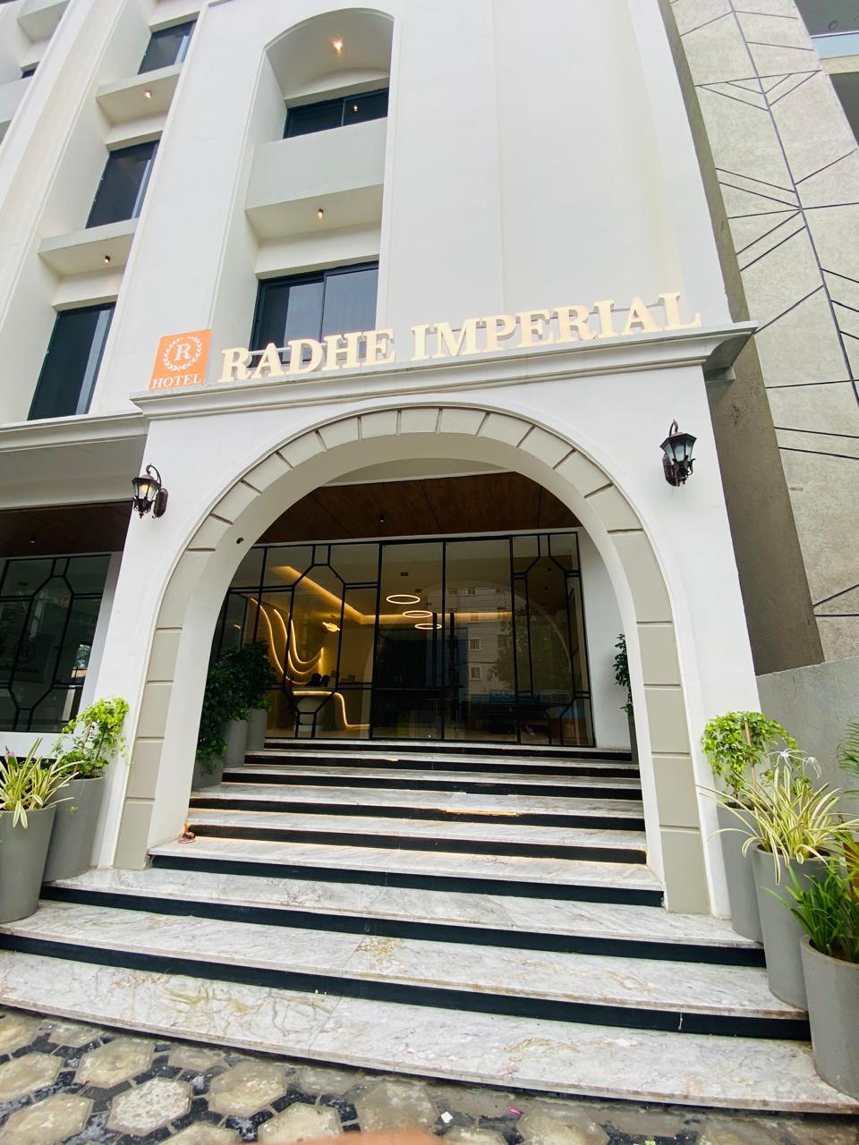Hotel Raadhe Imperial - Tap to explore photos