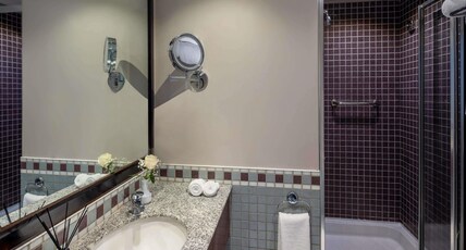 Anwar Al Madinah Movenpick Hotel Room Type - Superior 3 Single Beds