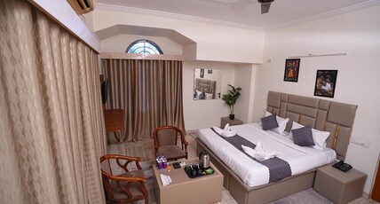 Hotel Film Suits Room Type - Luxury room with garden view Hotel Film Suits Room Type - Luxury room with garden view