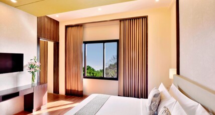 Four Points by Sheraton Srinagar Room Type - Executive Suite with Jacuzzi & Living Area