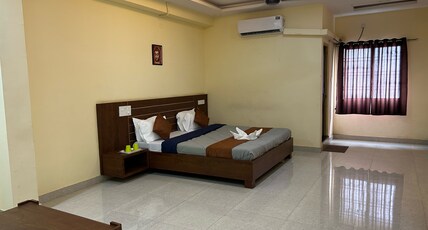 Sai Comfort Boarding & Lodging - Harihar Room Type - Deluxe Double AC Room