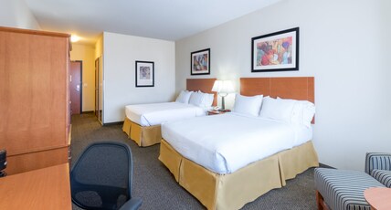 Holiday Inn Express Hotel Vernal Room Type - 2 Queen Beds Standard Mobil Access Tub