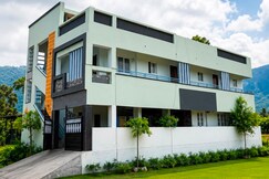 Address of Glenside studio stay CBE