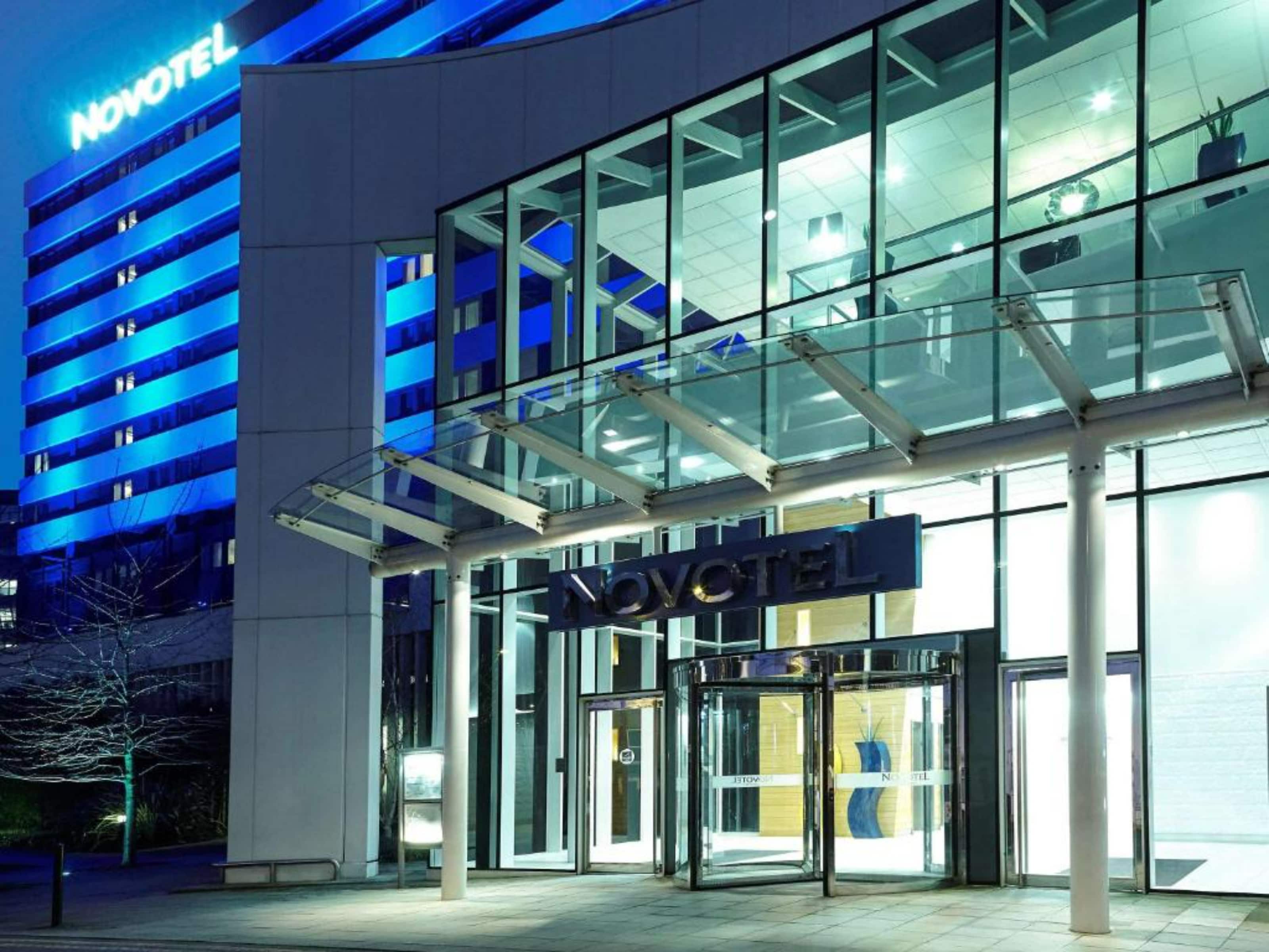 Novotel London West - Tap to explore photos