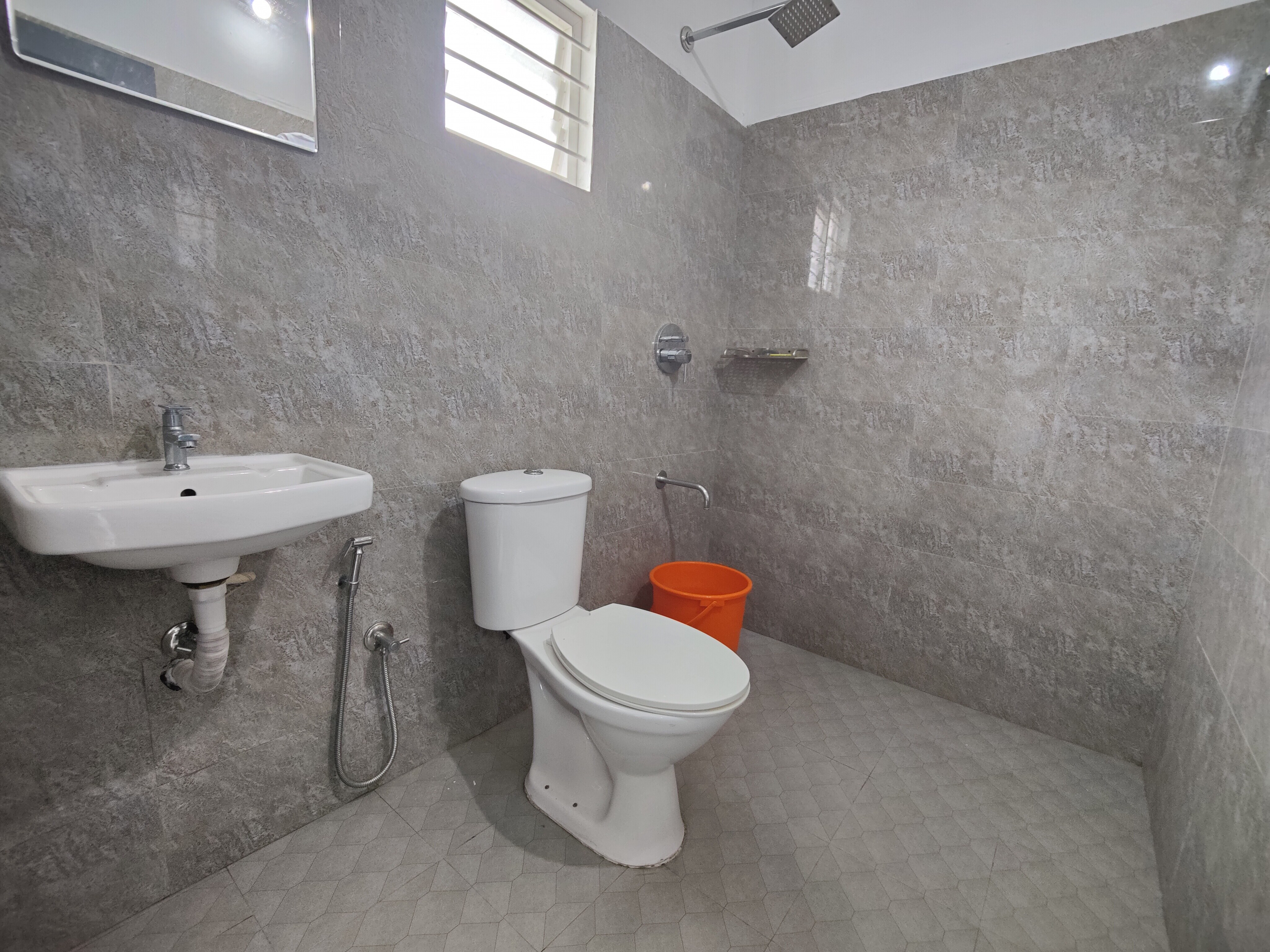 Richmond - Tap to explore photos