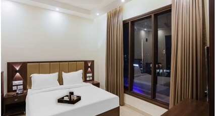 Akshay International Hotel Room Type - Deluxe Room