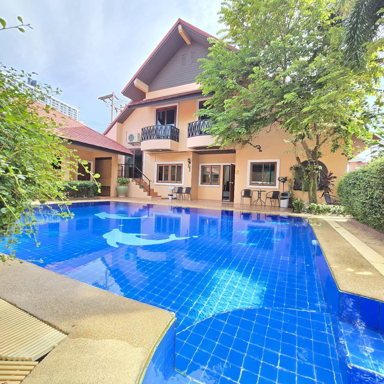 Villa 5 Bedroom - Tap to explore photos