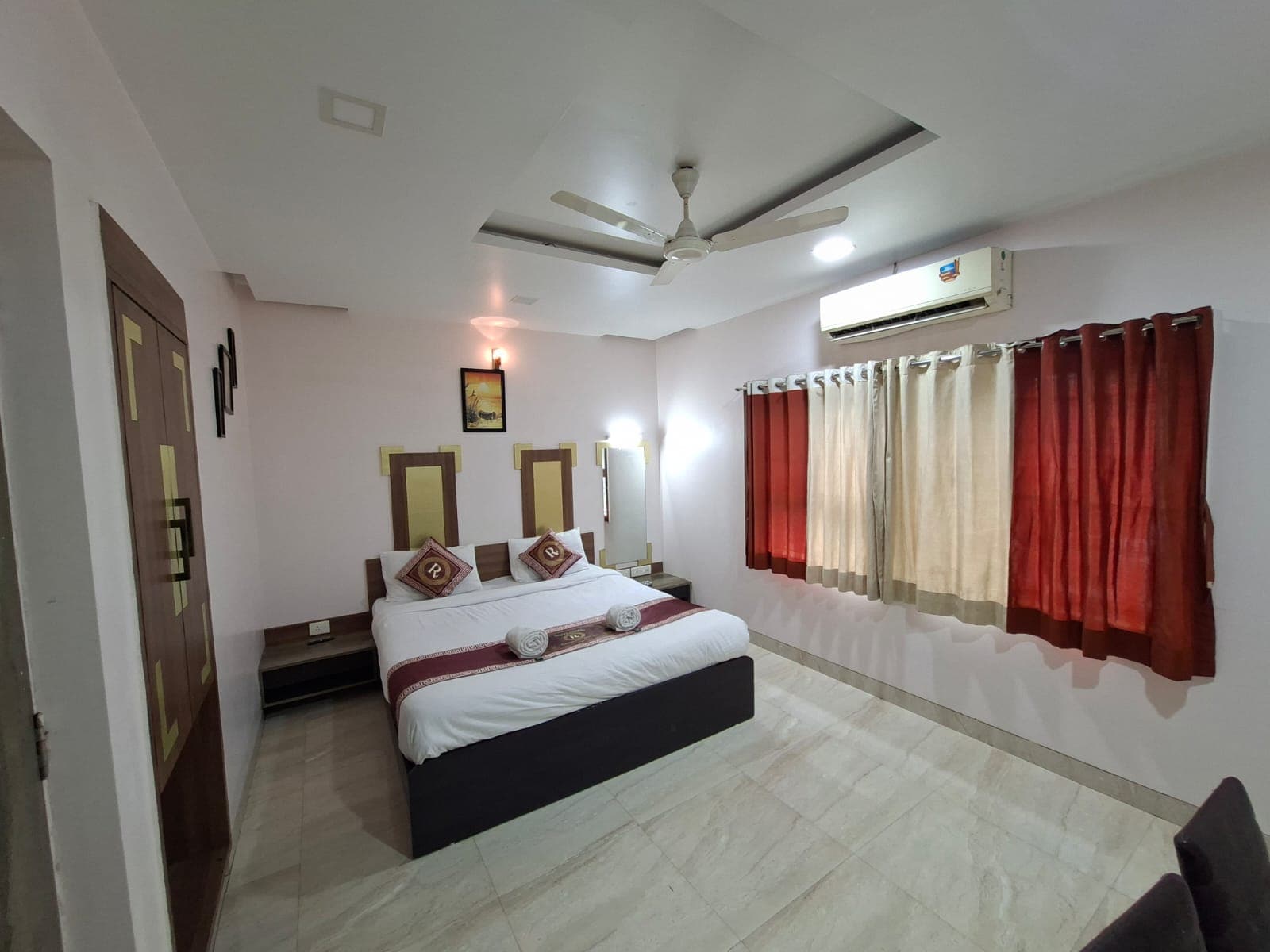 Hotel Laxmi Residency - Tap to explore photos