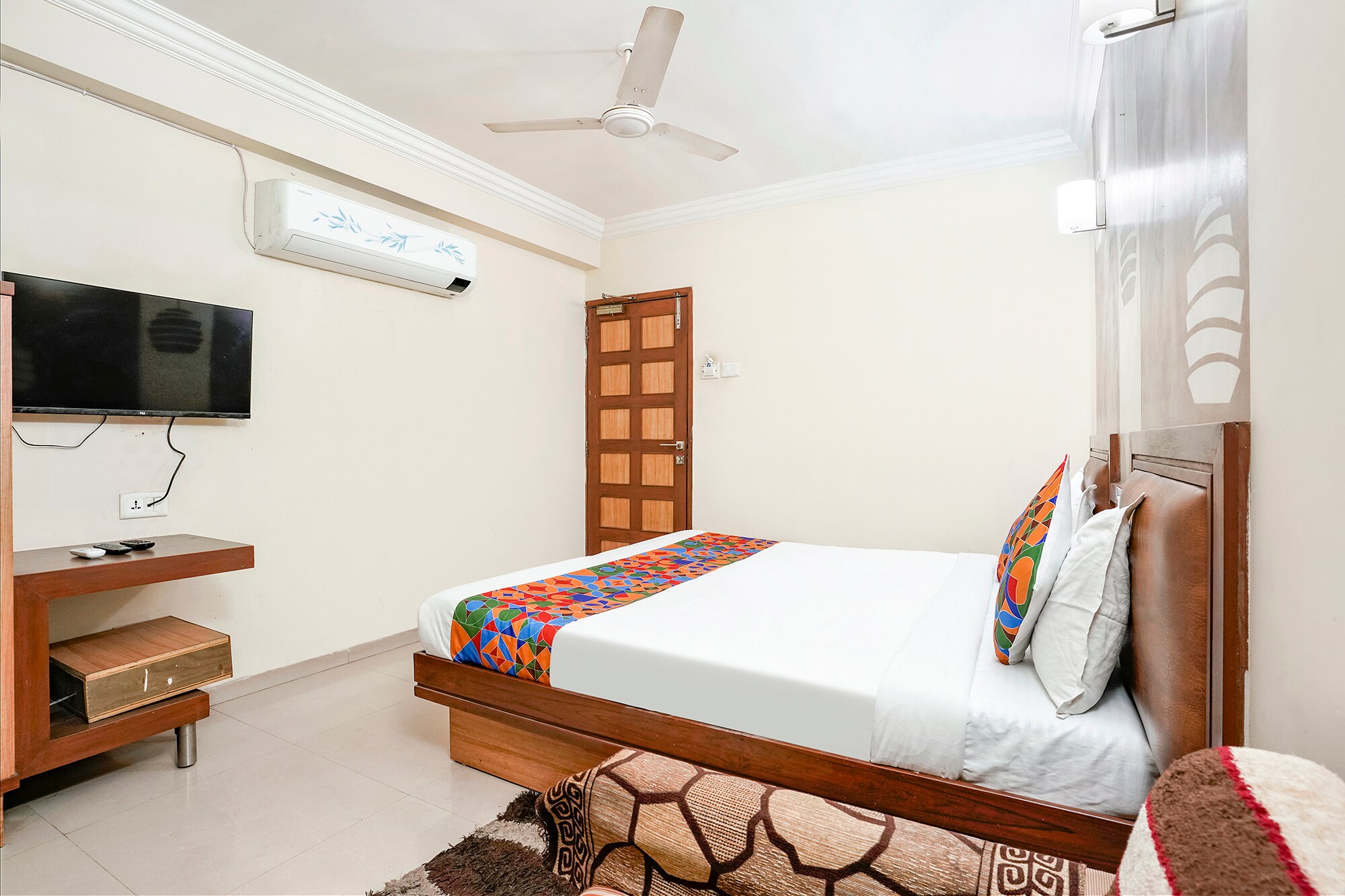 Hotel Shanti Sadan - Tap to explore photos