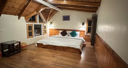 Mayadeep homestay-10 kms from Kainchi dham mandir Room Type - Family Suite with Valley view