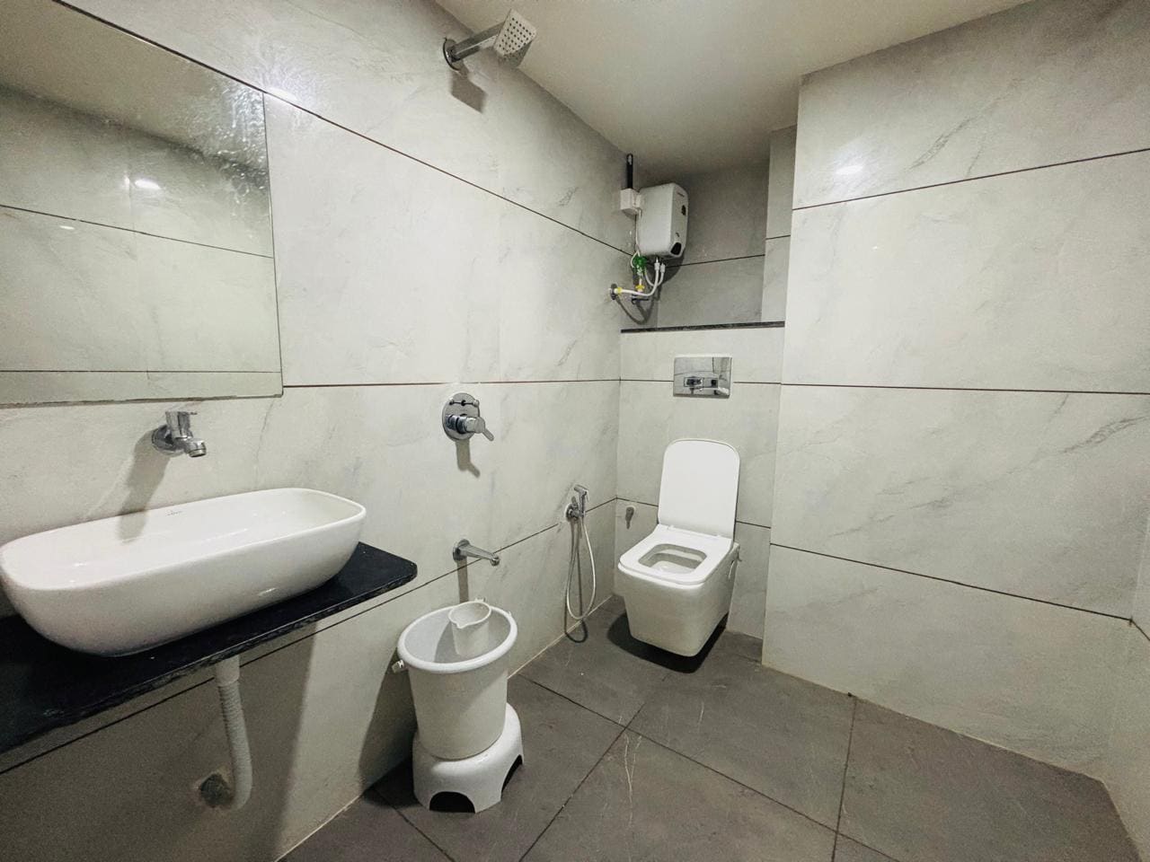 HOTEL PRESIDENT AC ROOMS - Tap to explore photos