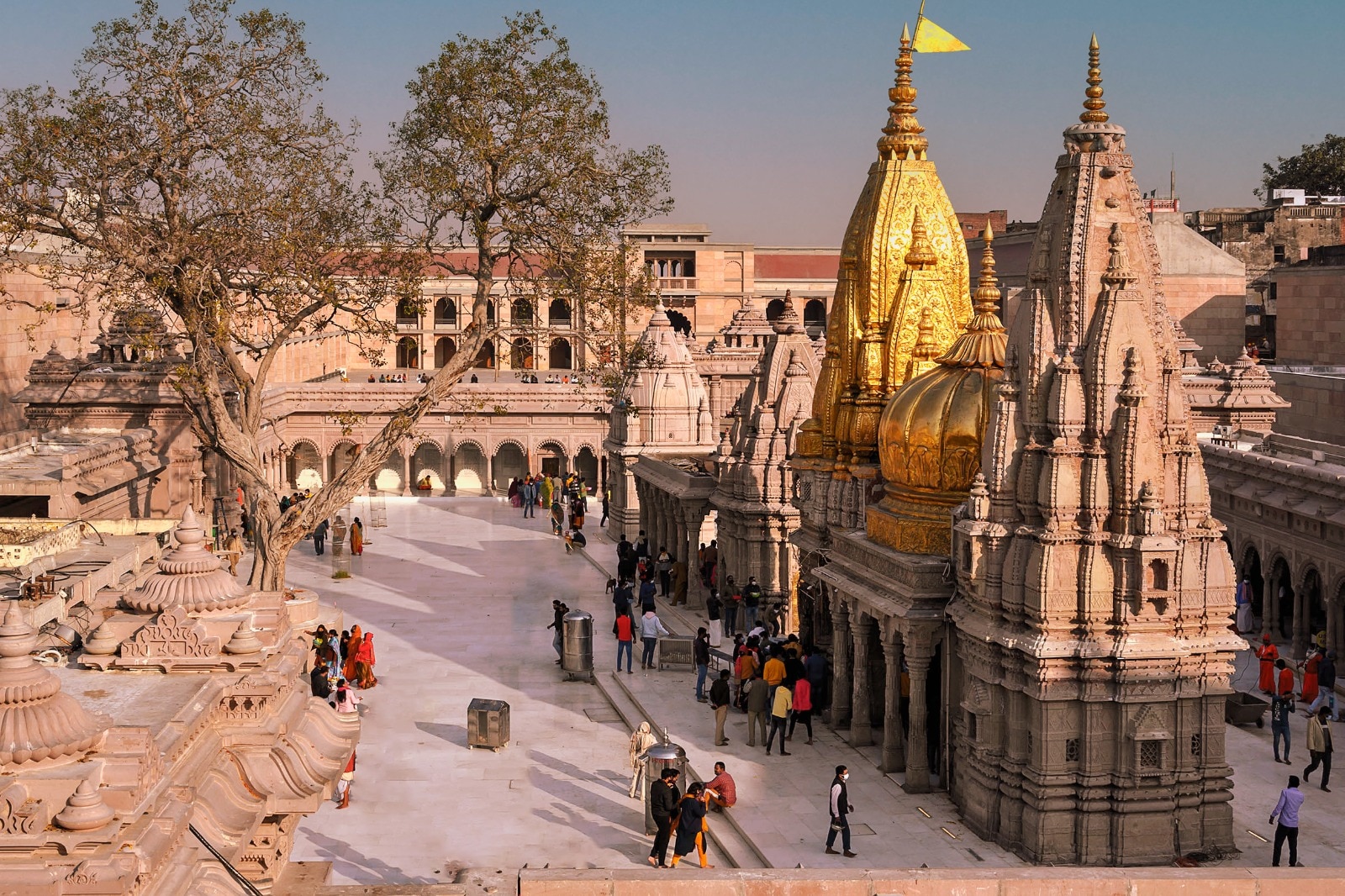 Southern Grand @ Kashi Vishwanath Temple Corridor - Tap to explore photos