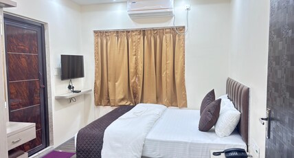 Hotel AKG Inn Room Type - Deluxe Double Bed Hotel AKG Inn Room Type - Deluxe Double Bed