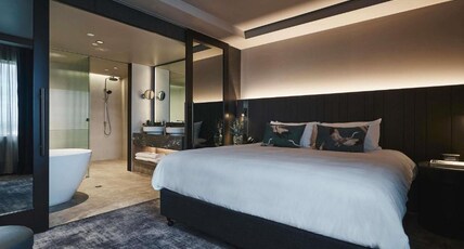 Pullman Melbourne on the Park Room Type - DELUXE EXECUTIVE SUITE, 1 King Bed, Lounge Access, High Floor Views Pullman Melbourne on the Park Room Type - DELUXE EXECUTIVE SUITE, 1 King Bed, Lounge Access, High Floor Views