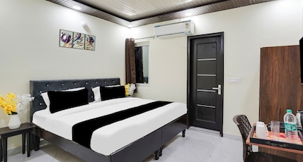 Collection O Nirman Vihar Room Type - Classic Collection O Nirman Vihar Room Type - Classic