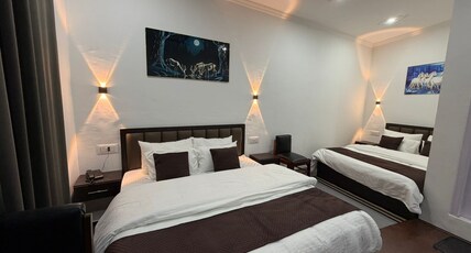 Farrahbakshresidency Room Type - QUAD ROOMS