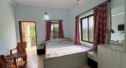 Niloy Guest House Room Type - Deluxe Double with Balcony (AC Room) Niloy Guest House Room Type - Deluxe Double with Balcony (AC Room)