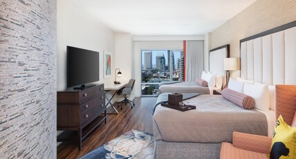Hotel Indigo Gaslamp Quarter Room Type - 2 Queen Premium Gaslamp View