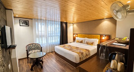 Yashshree Mall Road Darjeeling Room Type - Deluxe Double Room