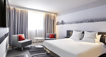 Novotel York Centre Room Type - Superior room with 1 queen size bed Novotel York Centre Room Type - Superior room with 1 queen size bed