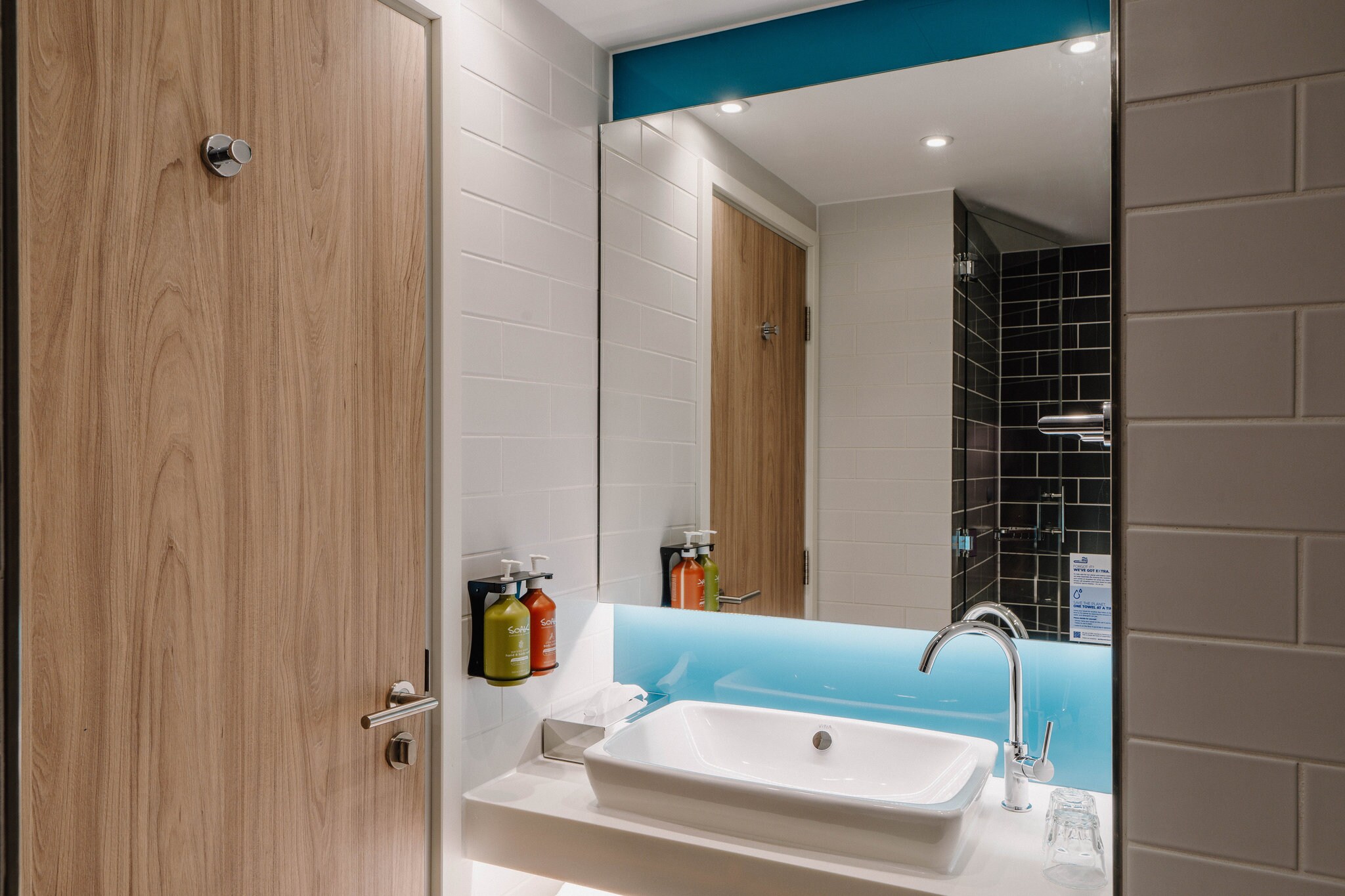 Holiday Inn Express LIVERPOOL - CENTRAL - Tap to explore photos