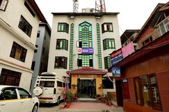 Hotel azad