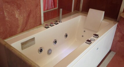 Rose Heritage Home | A Heritage Stay Room Type - Princess Suite with Hot Tub