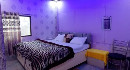 Ghat Stays Room Type - Non AC double bed (external private bathroom) 