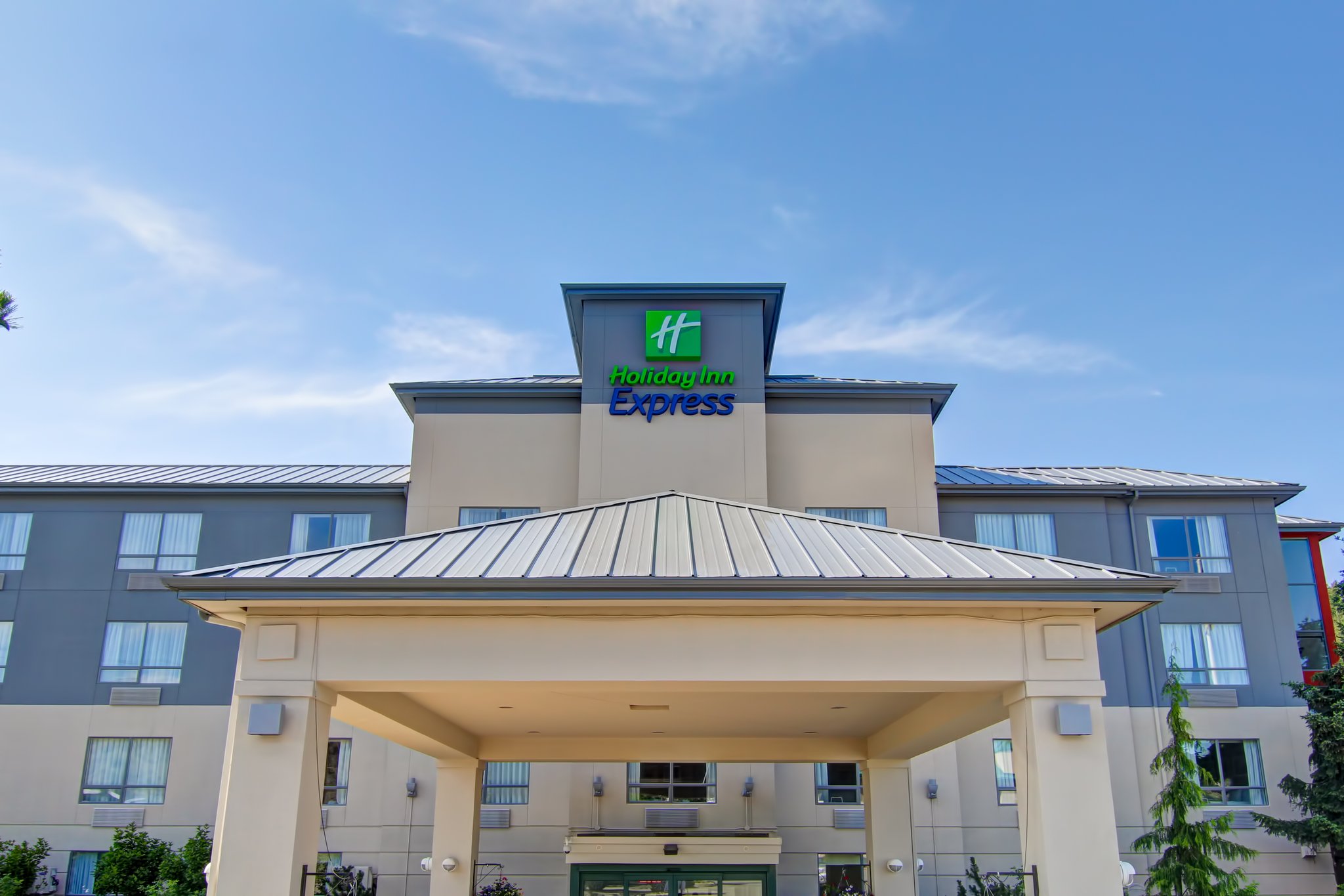 Holiday Inn Express KAMLOOPS - Tap to explore photos