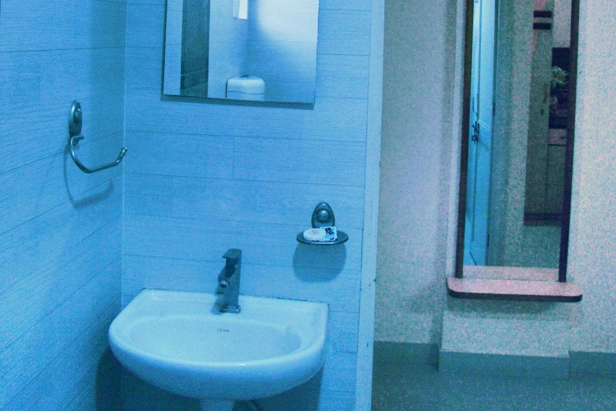 Hotel Gayatri Inn - Tap to explore photos