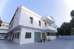 Hotel OPM INN Payyannur